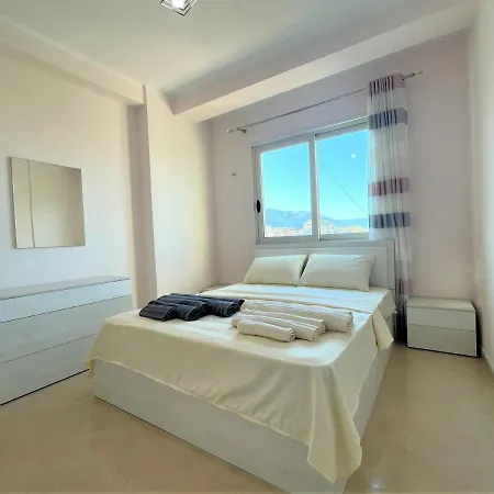 Brand24 Apartamento Vlorë